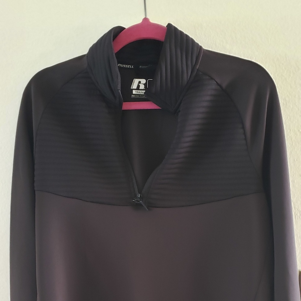 Russell Training Fit - M  💲 BUNDLE 3/$25 "